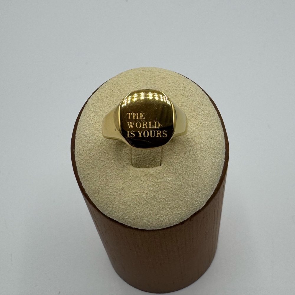 14k “The World is Yours” Signet Ring - Picture 5 of 5